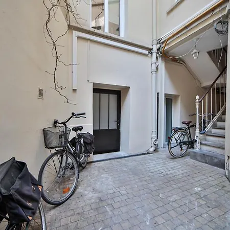 Blue Nights 49 아파트 파리