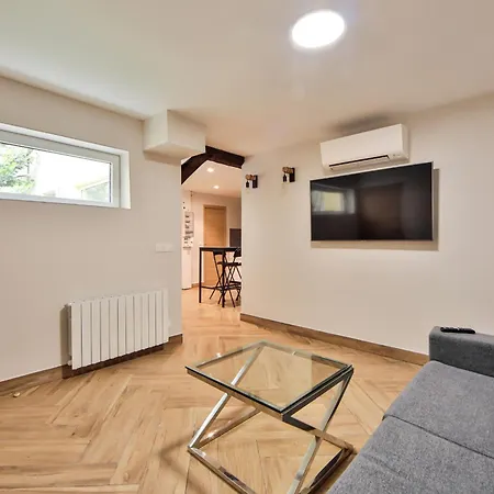 아파트 Blue Nights 49 파리