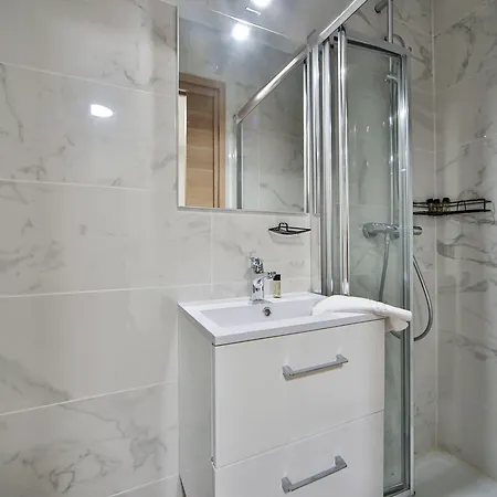 Blue Nights 49 아파트 파리