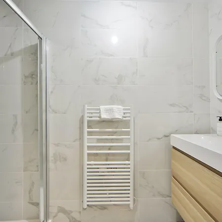 Blue Nights 49 아파트 파리