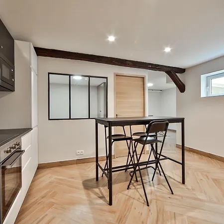 Blue Nights 49 아파트 *